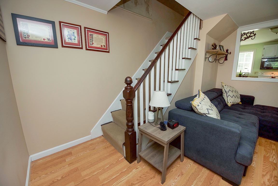82 Hampstead Road Sandown, NH 03873 - Photo 12 of 33