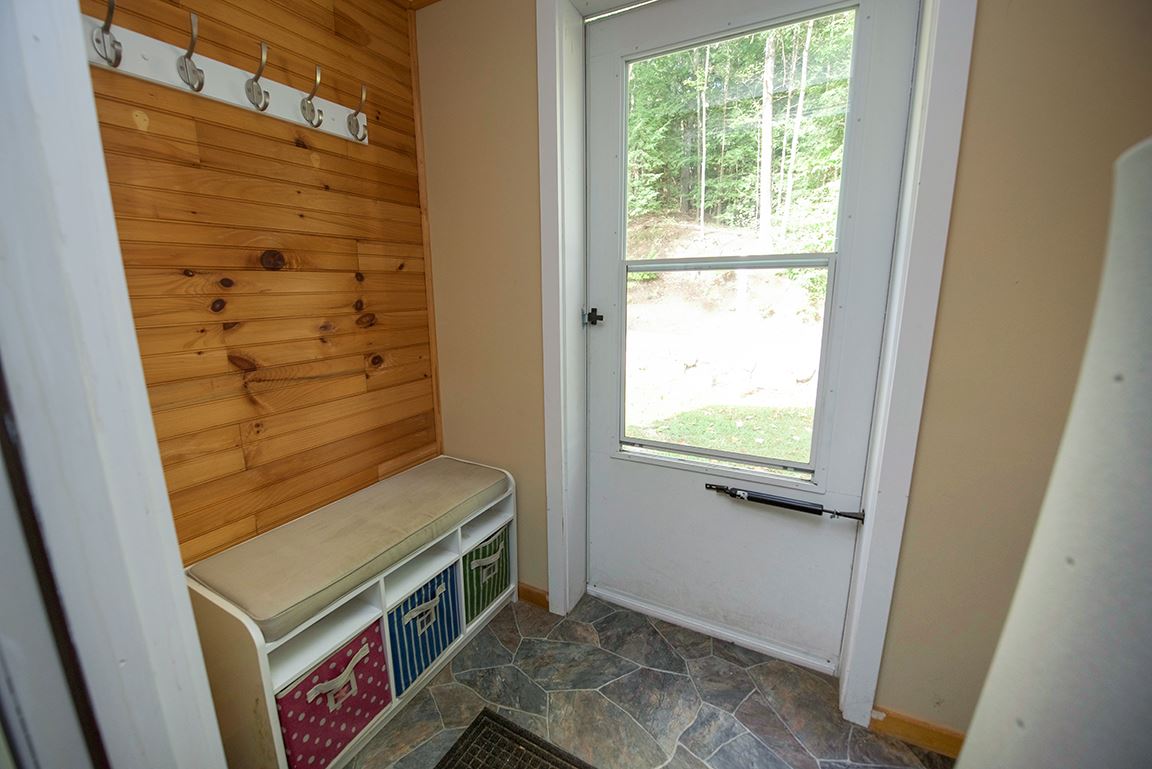 82 Hampstead Road Sandown, NH 03873 - Photo 13 of 33