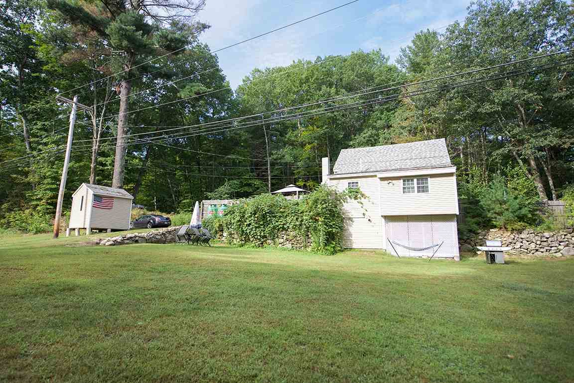 82 Hampstead Road Sandown, NH 03873 - Photo 3 of 33