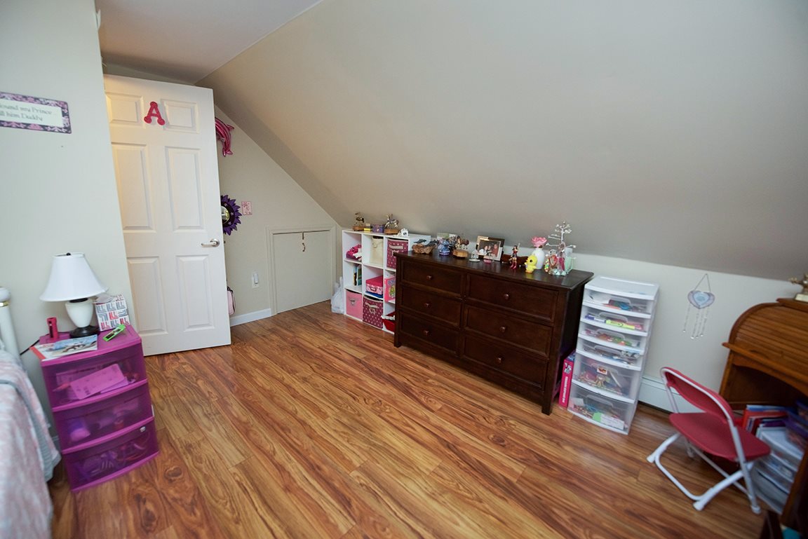 82 Hampstead Road Sandown, NH 03873 - Photo 22 of 33