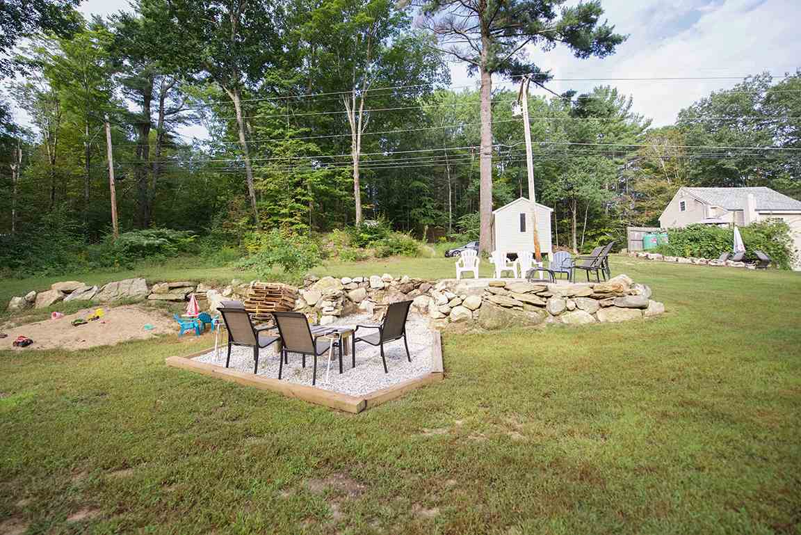 82 Hampstead Road Sandown, NH 03873 - Photo 26 of 33