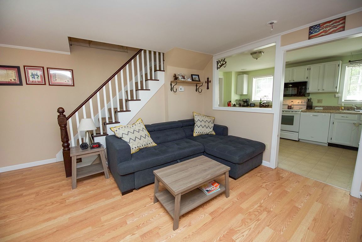 82 Hampstead Road Sandown, NH 03873 - Photo 10 of 33