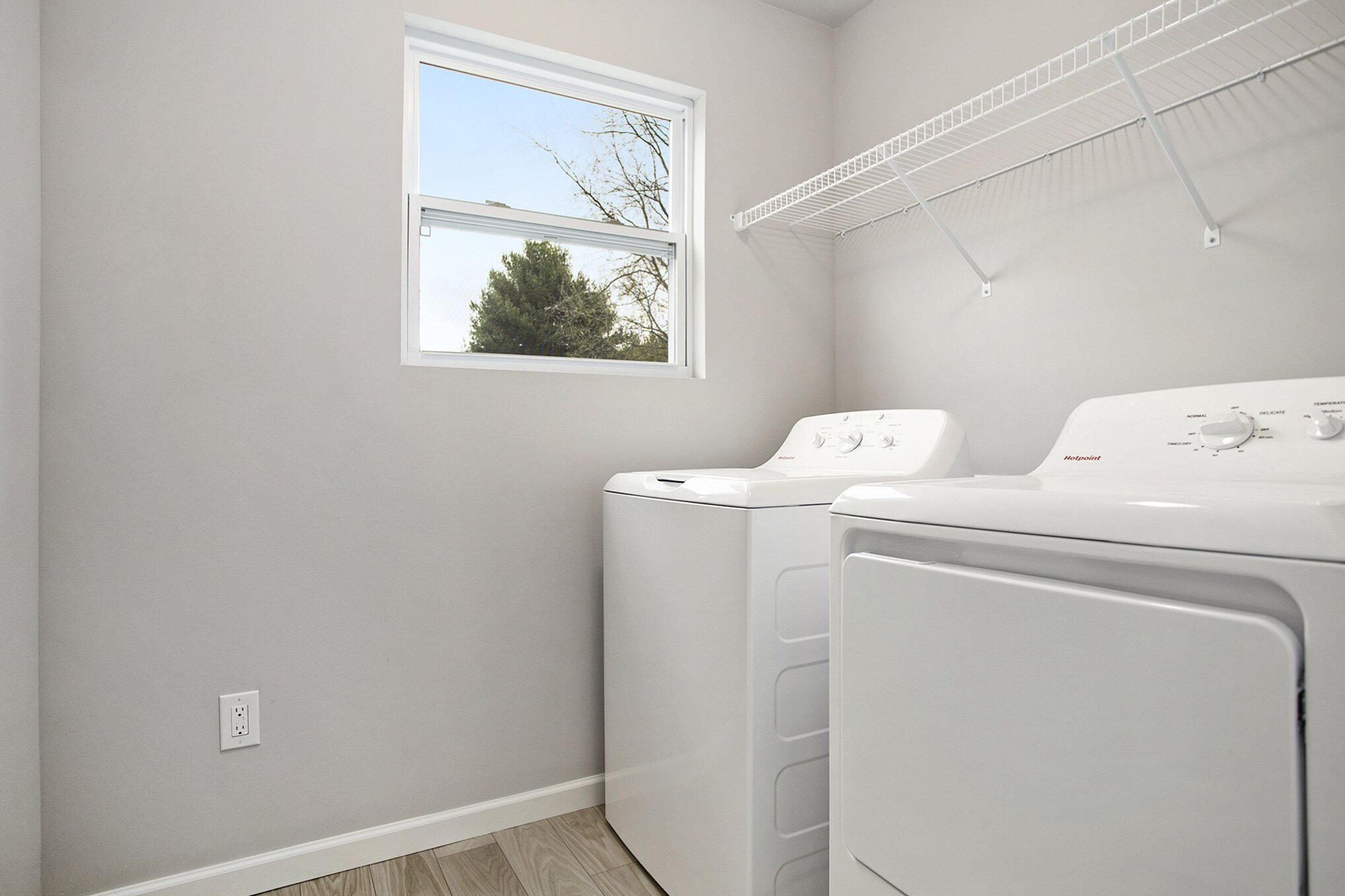 922 Forest Street Marshall, MI 49068 - Photo 14 of 41 BWL021-i1830-Laundry