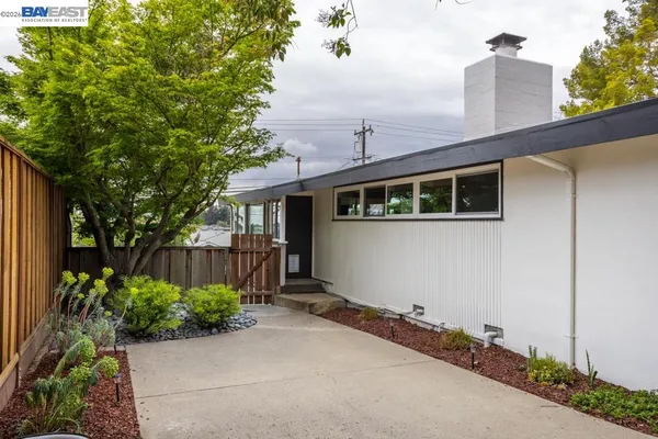 $1,150,000 | 18650 Center Street, Castro Valley, CA 94546