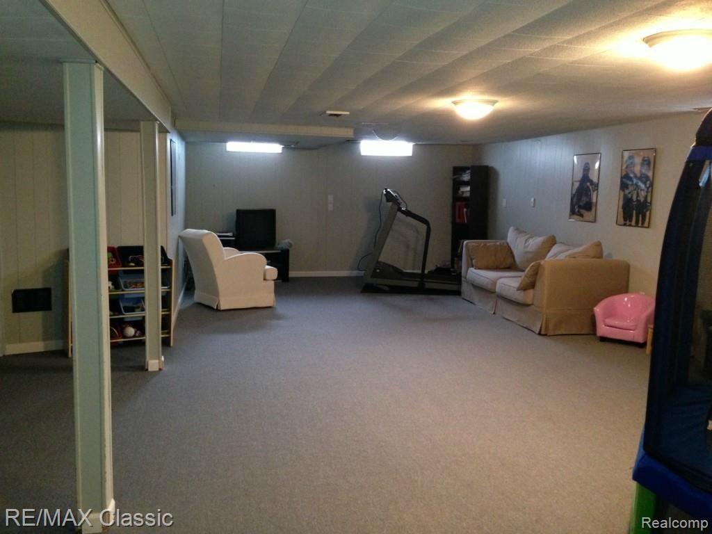 28449 Bay Tree Road Farmington, MI 48334 - Photo 20 of 25 IMG_4655.jpg