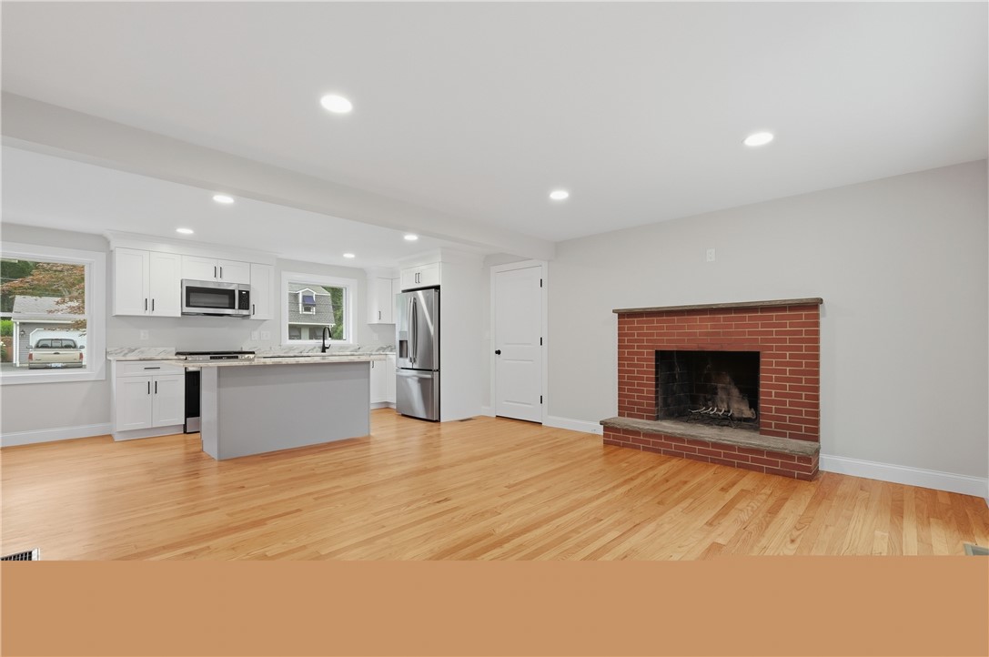 76 Beverly Road East Providence, RI 02915 - Photo 5 of 45