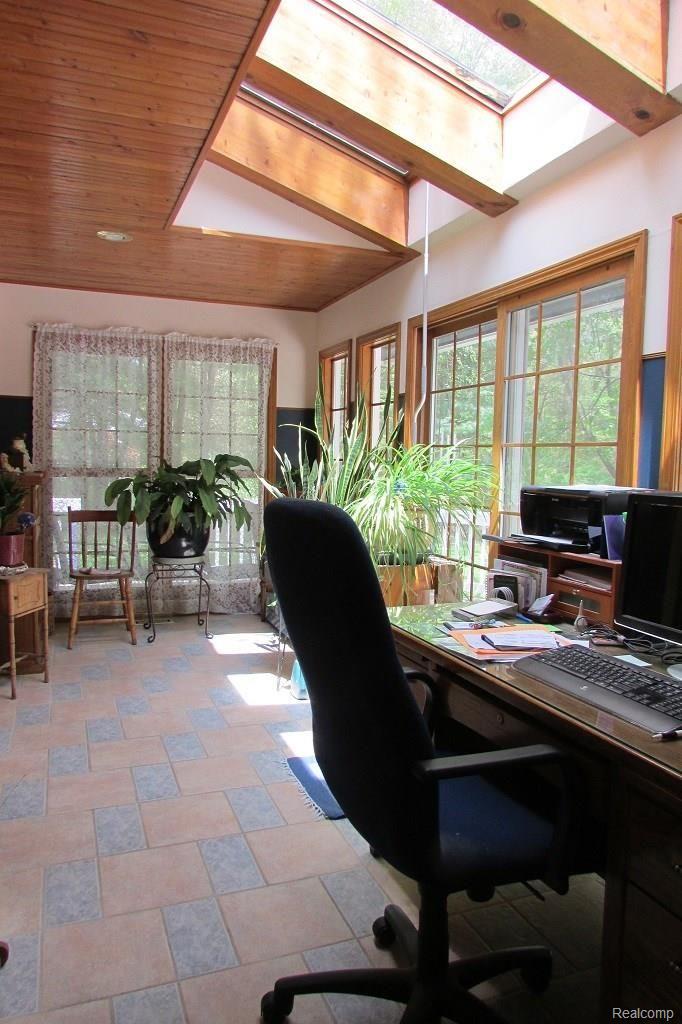 2846 Fenton Road Hartland, MI 48353 - Photo 13 of 33 Sun Room
