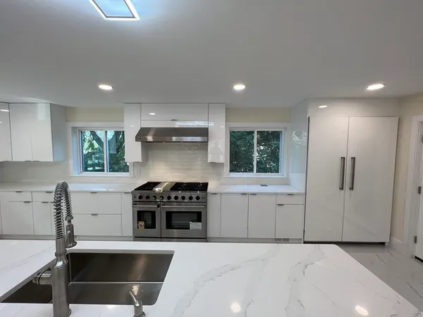 $1,825,000 | 4 Ripley Road, Hull, MA 02045