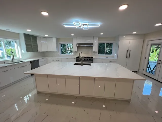 $1,649,999 | 4 Ripley Road, Hull, MA 02045