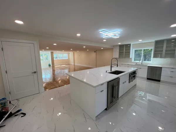 $1,825,000 | 4 Ripley Road, Hull, MA 02045