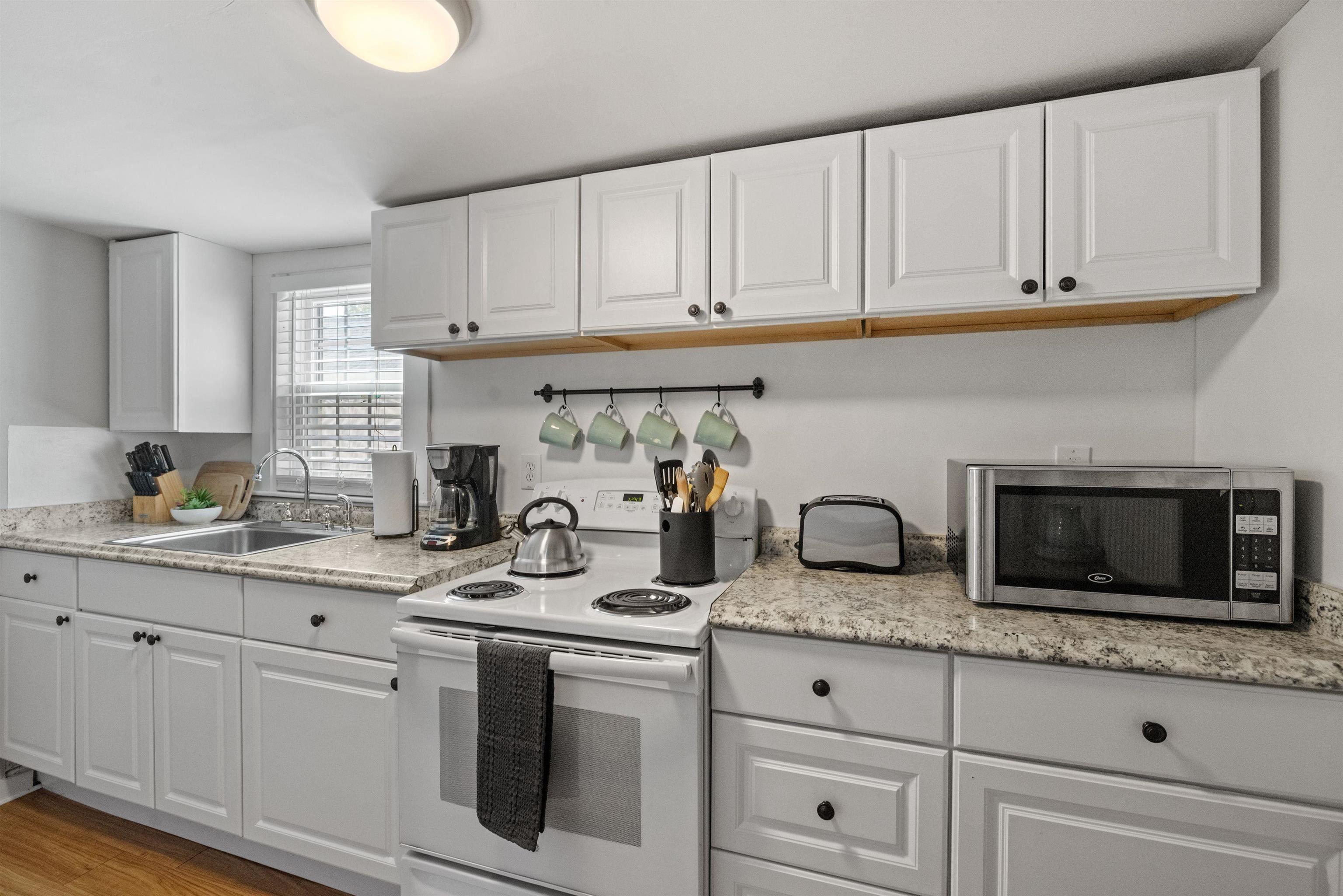 23 B Portsmouth Avenue Exeter, NH 03833 - Photo 3 of 60