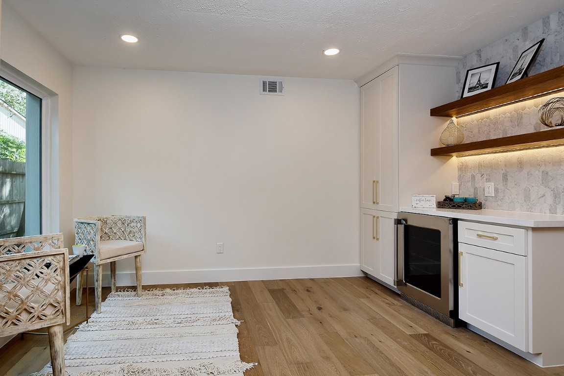 16 Crinkleroot Court The Woodlands, TX 77380 - Photo 12 of 36