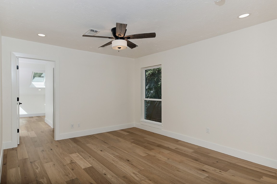 16 Crinkleroot Court The Woodlands, TX 77380 - Photo 24 of 36