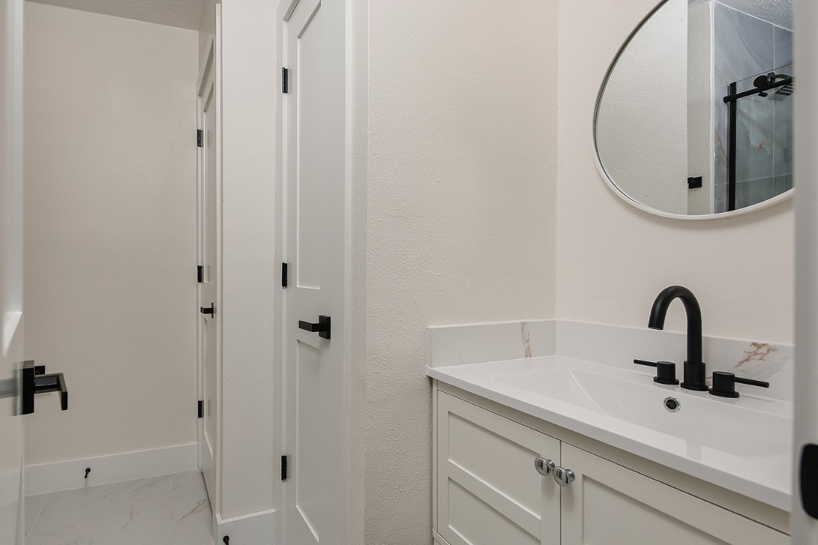 16 Crinkleroot Court The Woodlands, TX 77380 - Photo 28 of 36