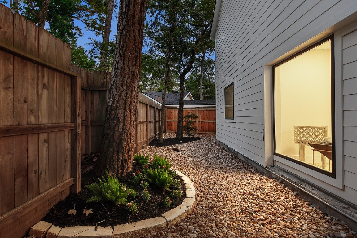 16 Crinkleroot Court The Woodlands, TX 77380 - Photo 35 of 36
