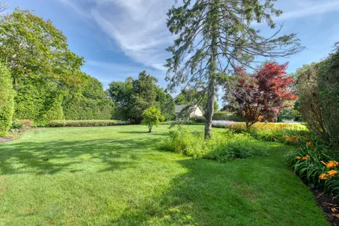 37 Beach Lane, Westhampton Beach, NY 11978