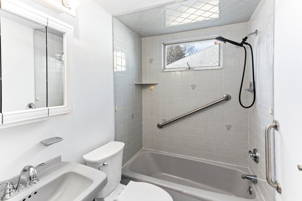 31 Sherman Road Dedham, MA 02026 - Photo 13 of 38 Gallery Image 13