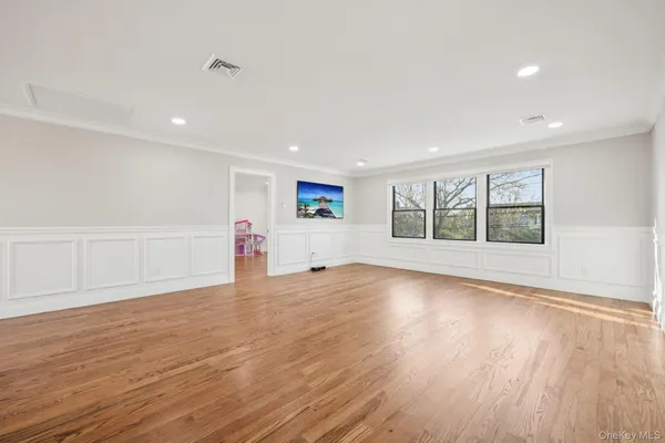 $1,535,000 | 129 Tardy Lane South, Wantagh, NY 11793