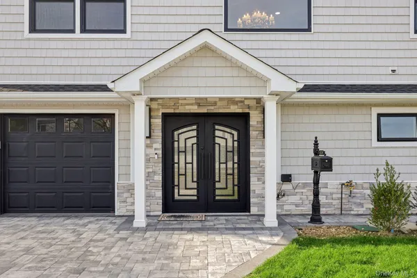 $1,535,000 | 129 Tardy Lane South, Wantagh, NY 11793