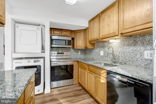 $325,000 | 8339 Felsted Lane, Manassas, VA 20110