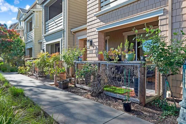 $649,999 | 218 Johnson Street, Windsor, CA 95492