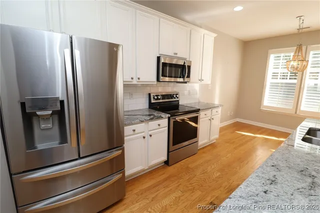 a view of empty room with window