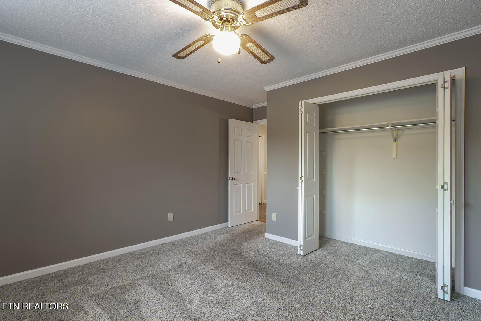 125 Blue Ridge Court Oak Ridge, TN 37830 - Photo 22 of 39 25_BlueRidgeCourt_125_Bedroom2_02