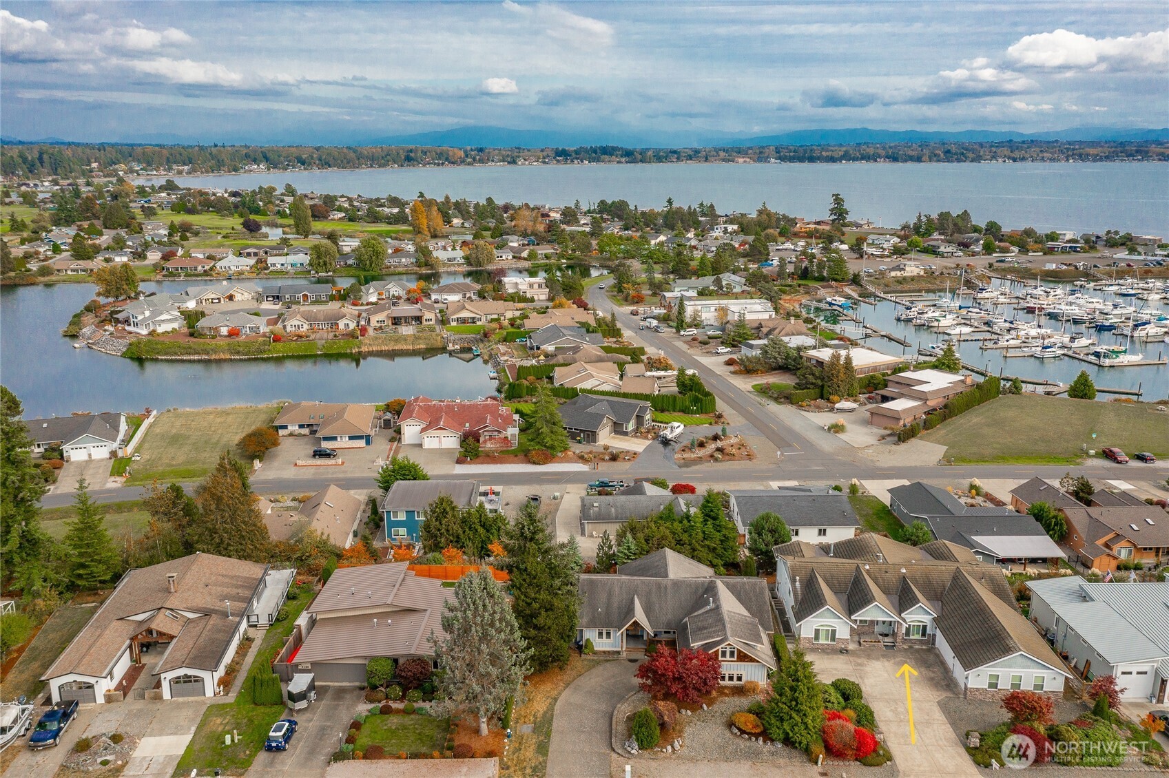 8118 Comox Road Blaine, WA 98230 - Photo 4 of 40 a view of a city