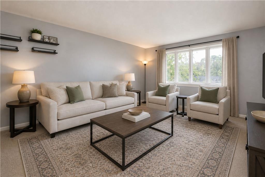 1565 Cathell Road Pittsburgh, PA 15236 - Photo 5 of 27 Living room