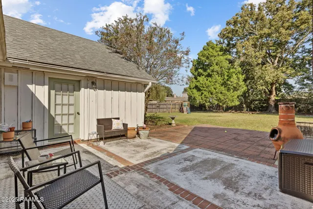 $320,000 | 313 Crossbow Drive, New Iberia, LA 70563