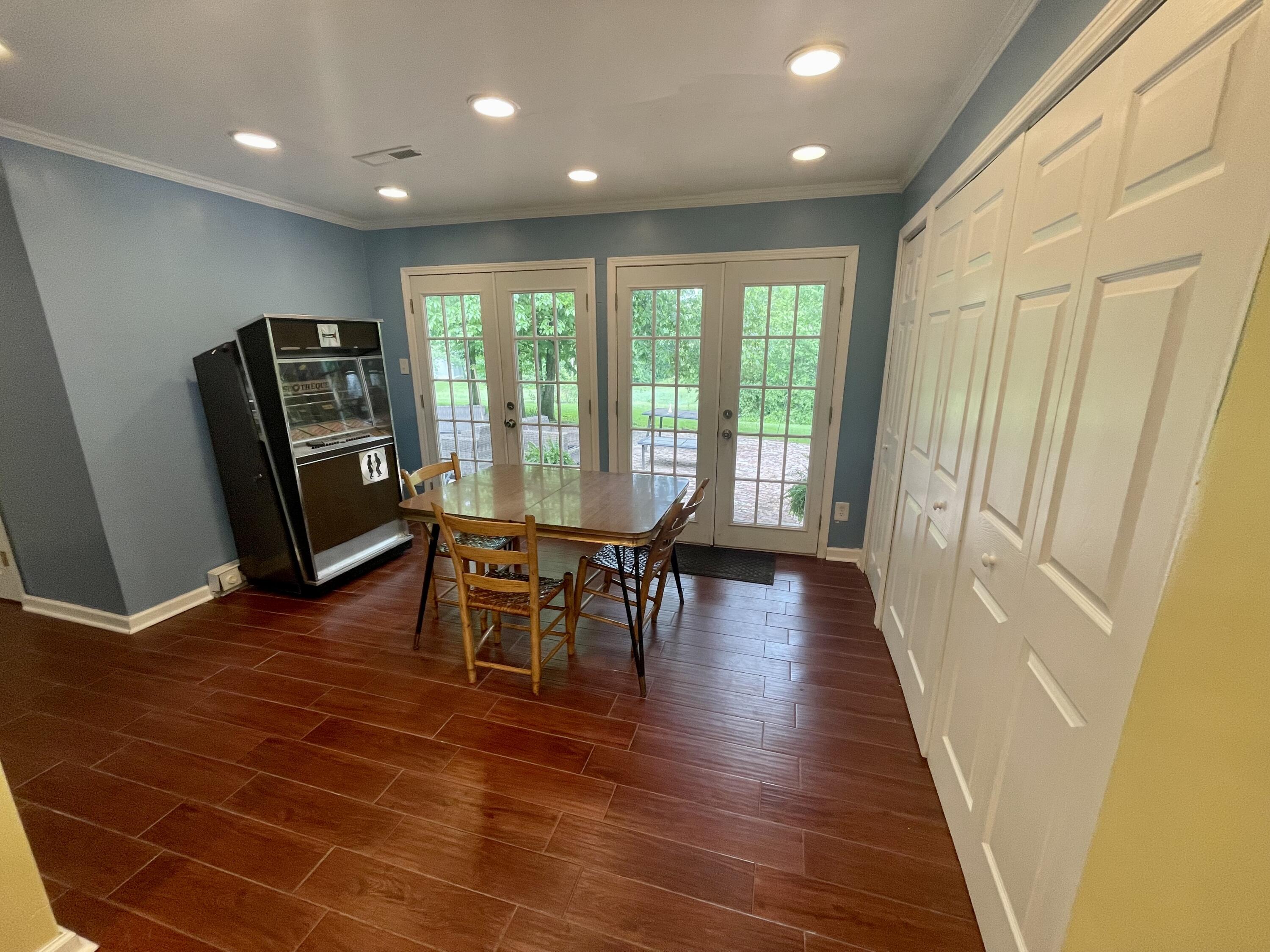 600 Bridgeport Road Frankfort, KY 40601 - Photo 17 of 38 Breakfast room 1