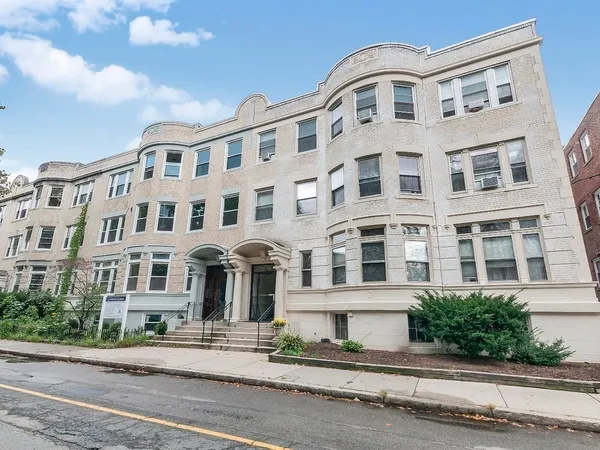 $400,000 | 75 Park Street, Unit 8, Brookline, MA 02446
