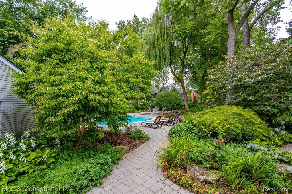 653 Middlesex Road Grosse Pointe Park, MI 48230 - Photo 9 of 54