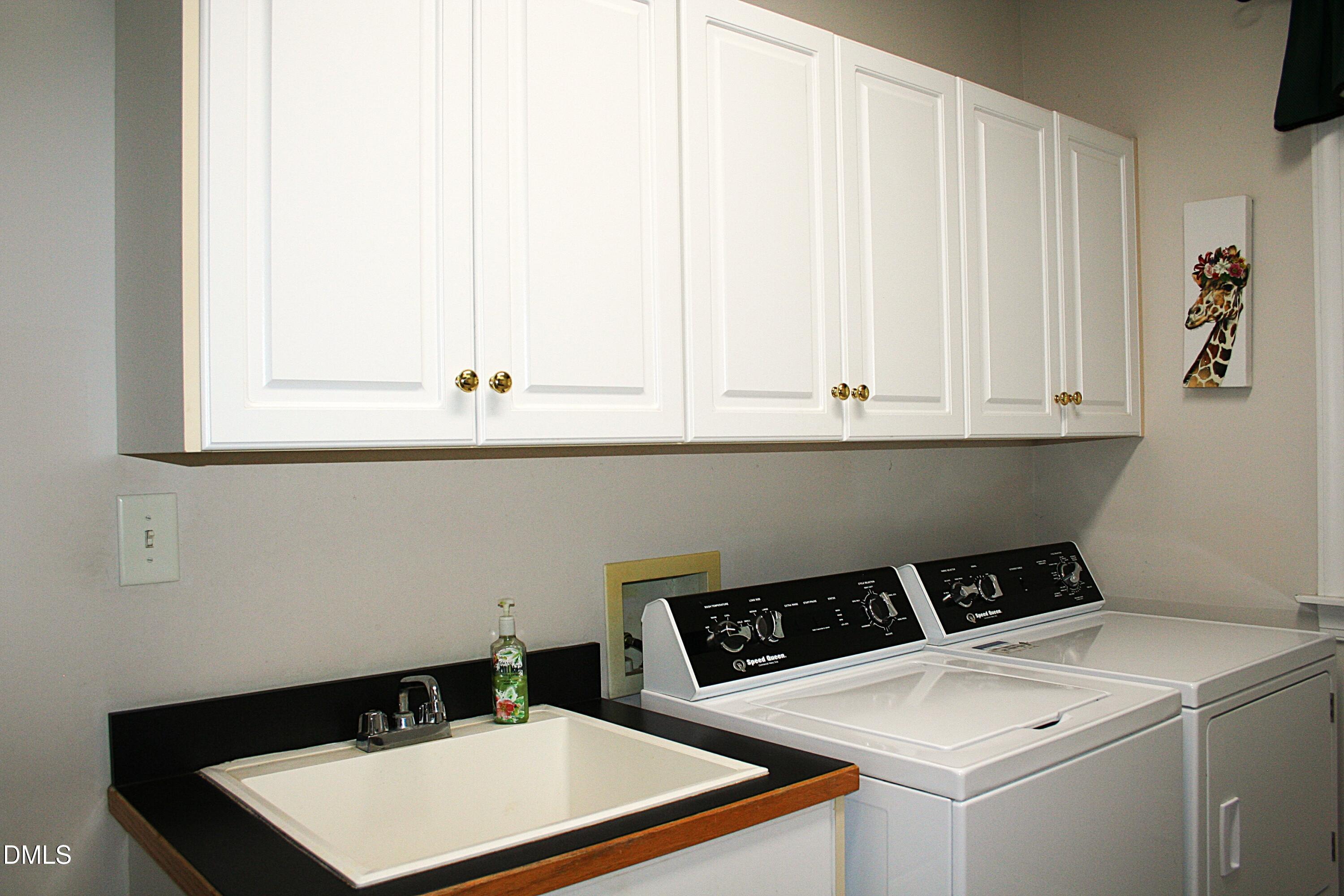 220 Jordan Narron Road Selma, NC 27576 - Photo 28 of 87 Laundry room