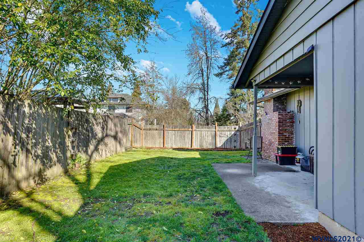 1310 Lawnridge Street Southwest Albany, OR 97321 - Photo 22 of 28