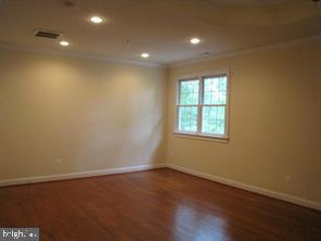 9421 Falls Road Potomac, MD 20854 - Photo 12 of 16 Primary Bedroom Sitting Area