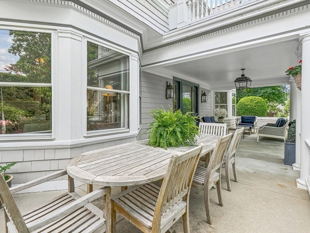 5 Stratford Road Winchester, MA 01890 - Photo 3 of 39 a dining room with furniture and window
