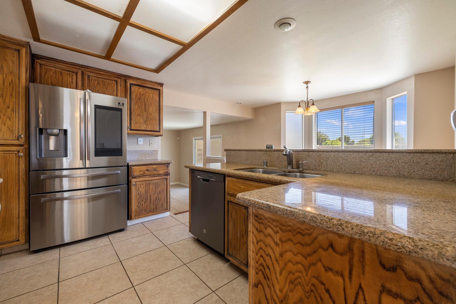 748 Codington Way Modesto, CA 95357 - Photo 11 of 45