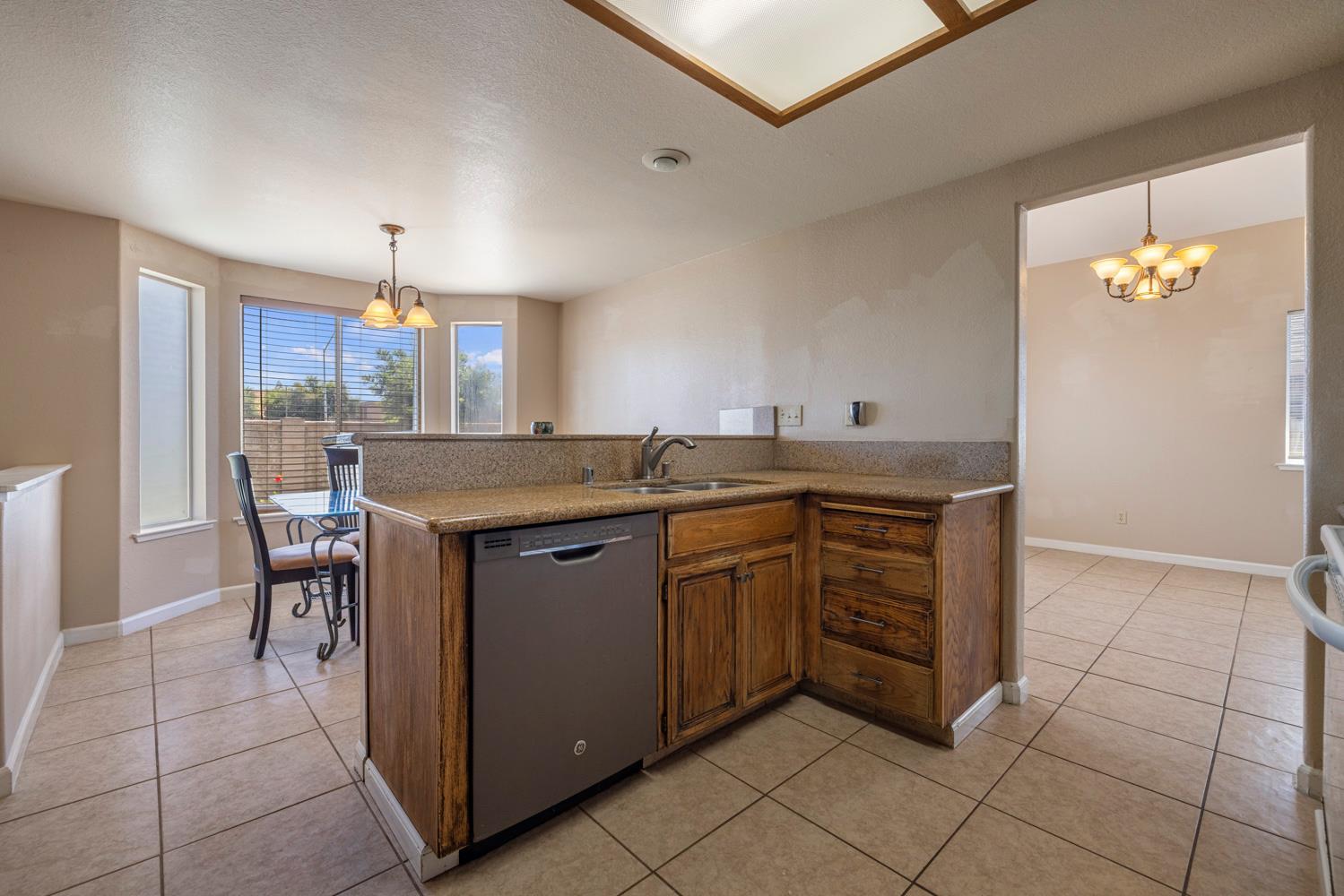 748 Codington Way Modesto, CA 95357 - Photo 12 of 45