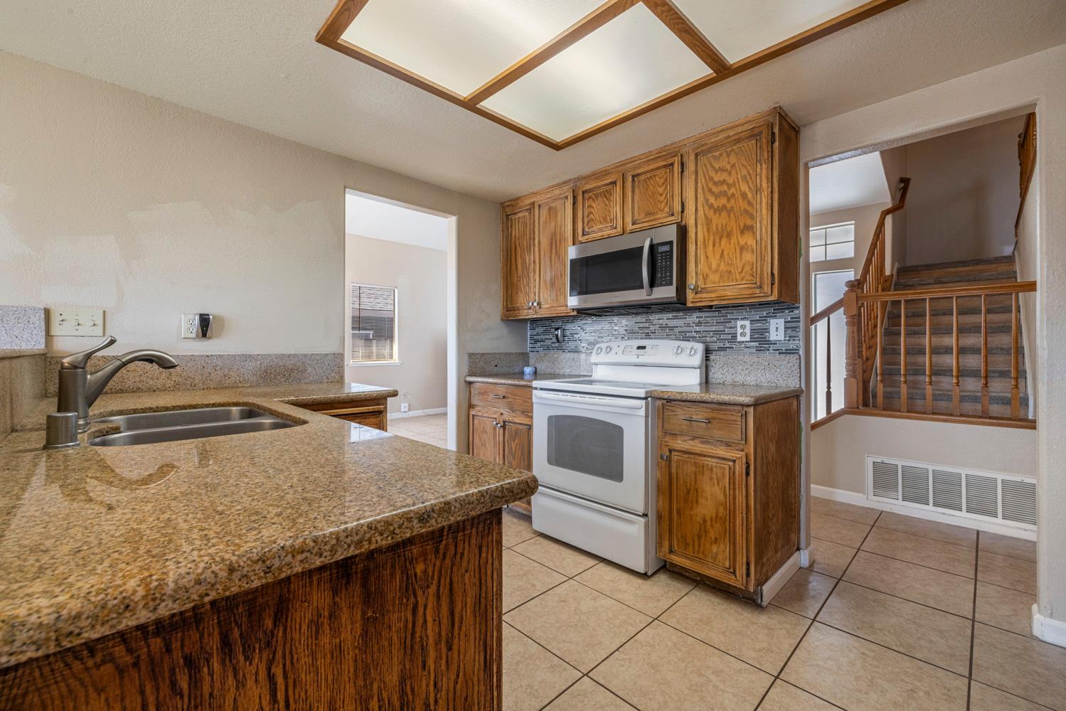 748 Codington Way Modesto, CA 95357 - Photo 13 of 45
