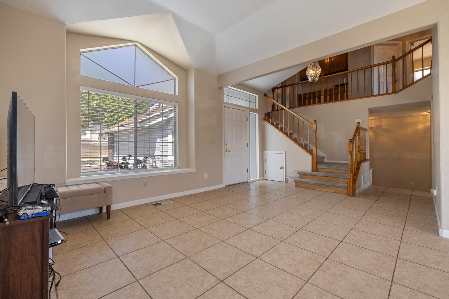 748 Codington Way Modesto, CA 95357 - Photo 6 of 45