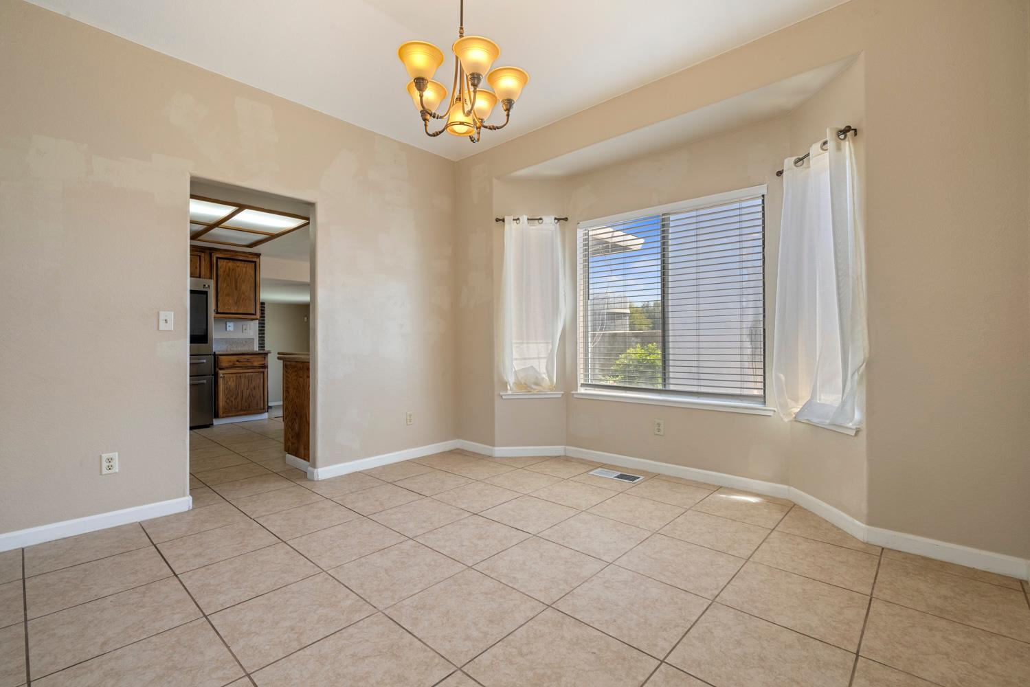 748 Codington Way Modesto, CA 95357 - Photo 9 of 45