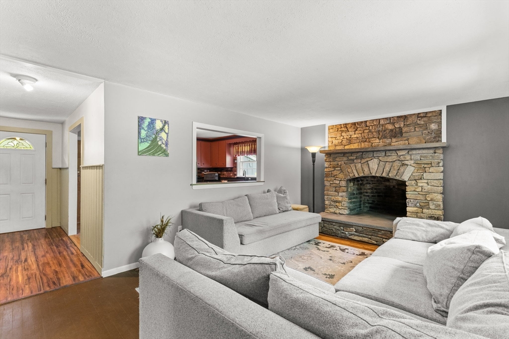 8 Homestead Road Middleboro, MA 02346 - Photo 6 of 27 Gallery Image 6