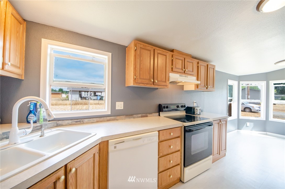 8320 183rd Avenue Southwest Rochester, WA 98579 - Photo 5 of 35