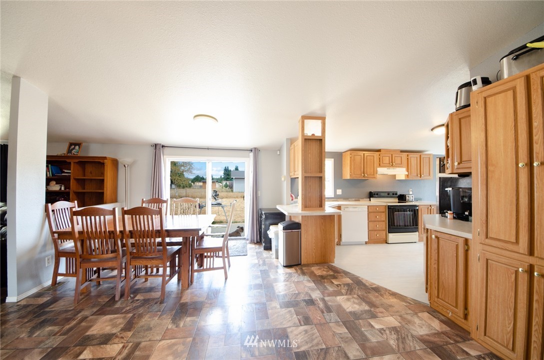8320 183rd Avenue Southwest Rochester, WA 98579 - Photo 7 of 35
