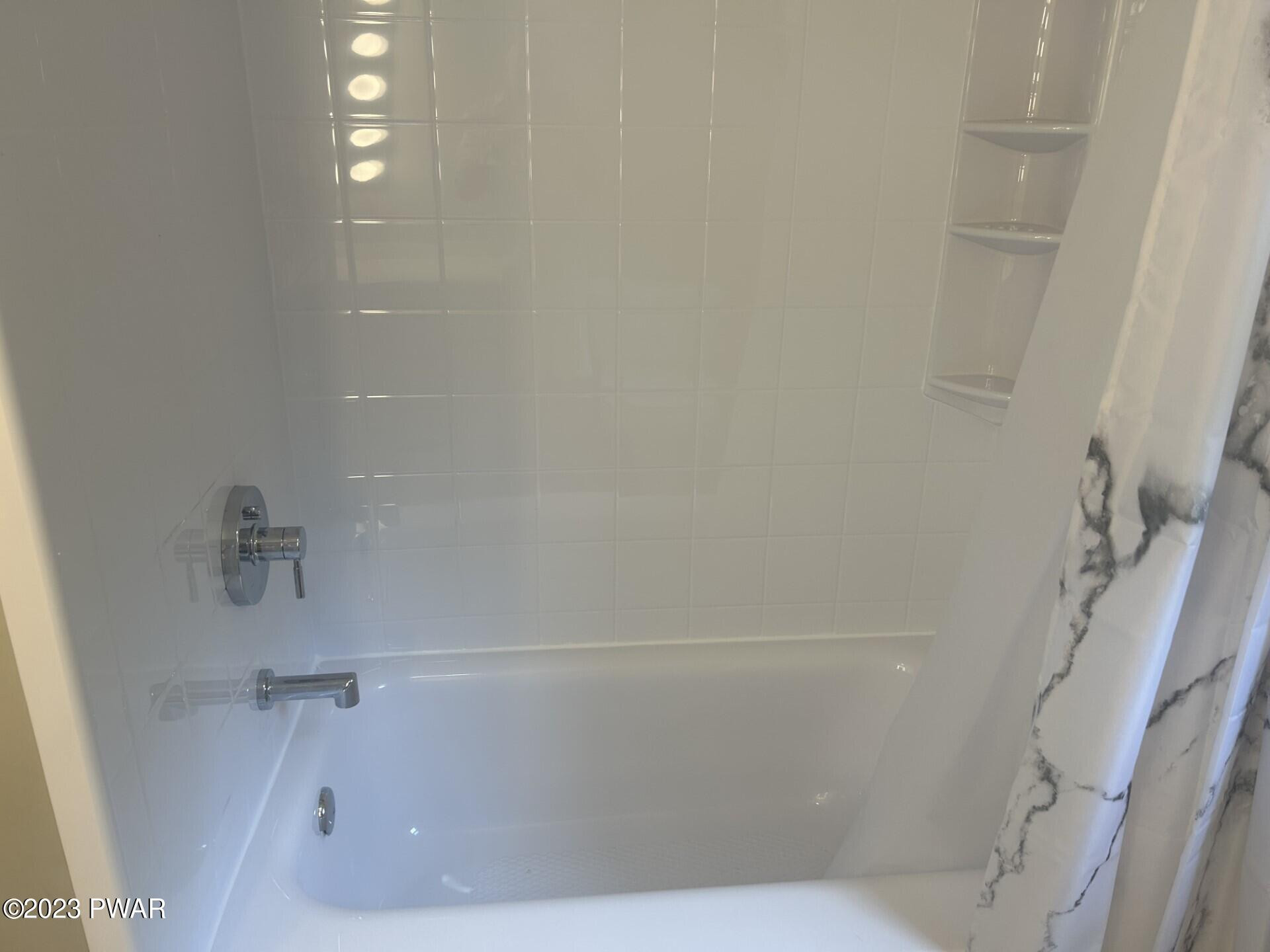 271 Nevin Road Newfoundland, PA 18445 - Photo 25 of 35 Bathroom 3