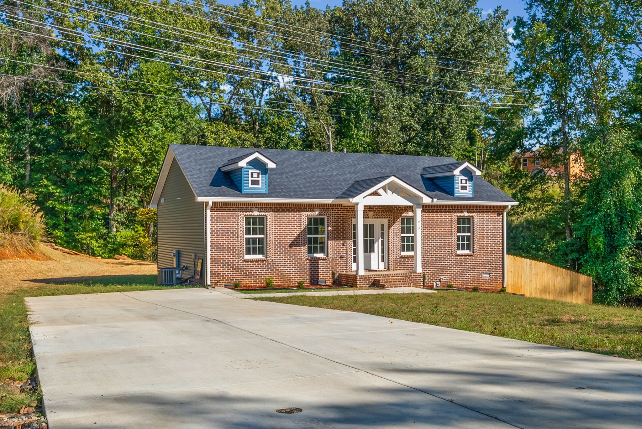 613 Hill Road Clarksville, TN 37040 - Photo 2 of 28 Gallery Image 2