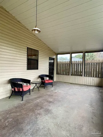 $1,400 | 211 B Seminole Trail, Pensacola, FL 32506
