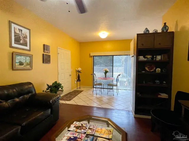 $1,400 | 211 B Seminole Trail, Pensacola, FL 32506