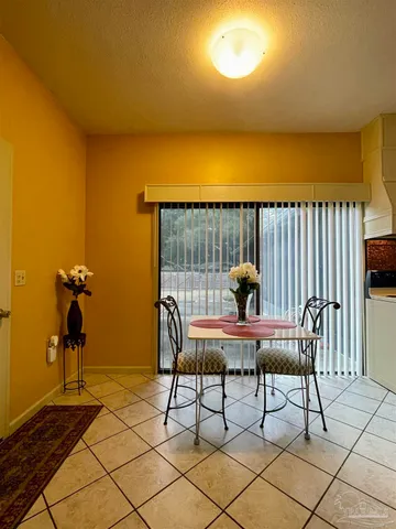 $1,400 | 211 B Seminole Trail, Pensacola, FL 32506